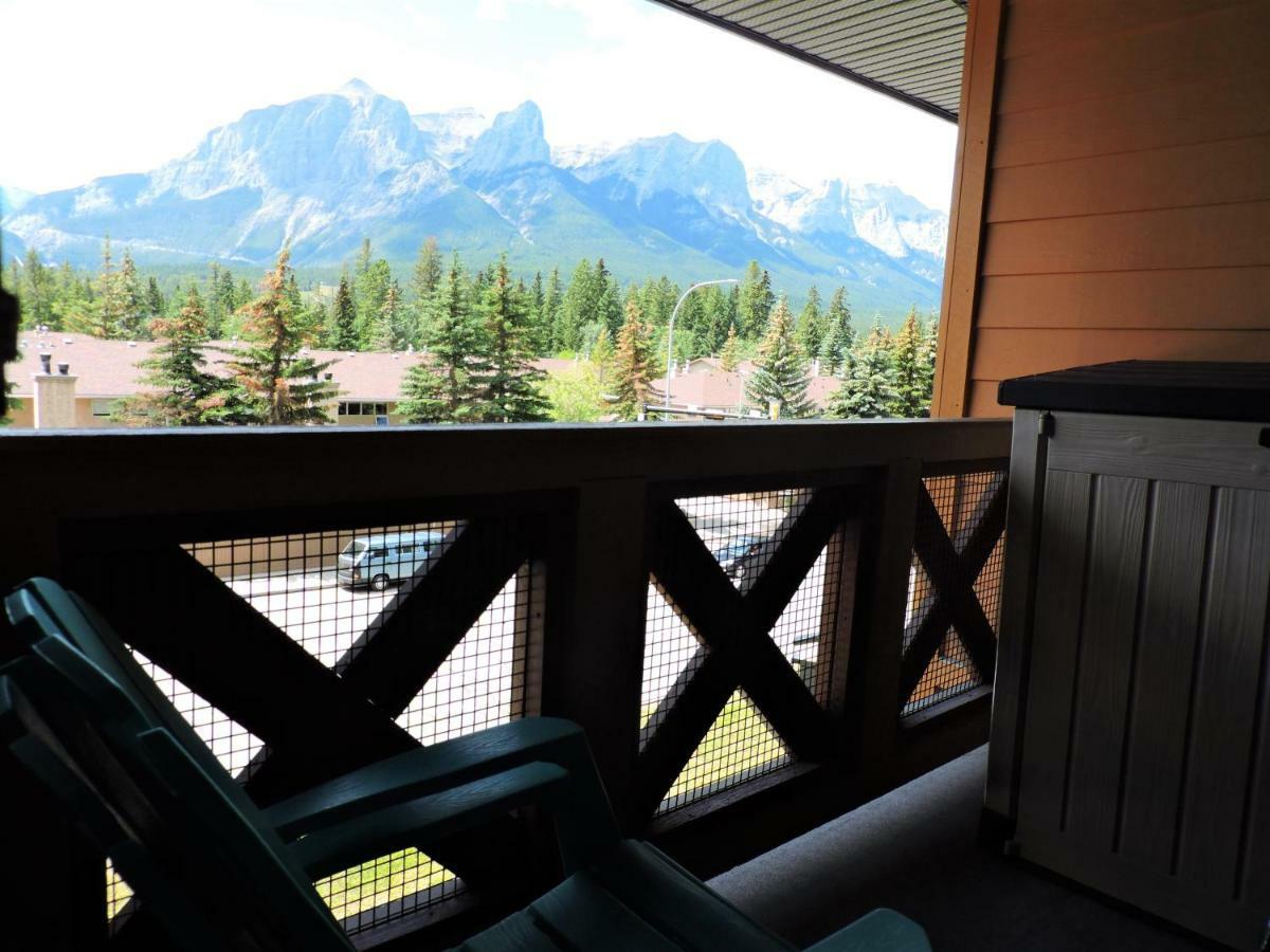 Fenwick Vacation Rental Open Hot Tub Glorious Mountain 2 Bedroom Канмор Экстерьер фото
