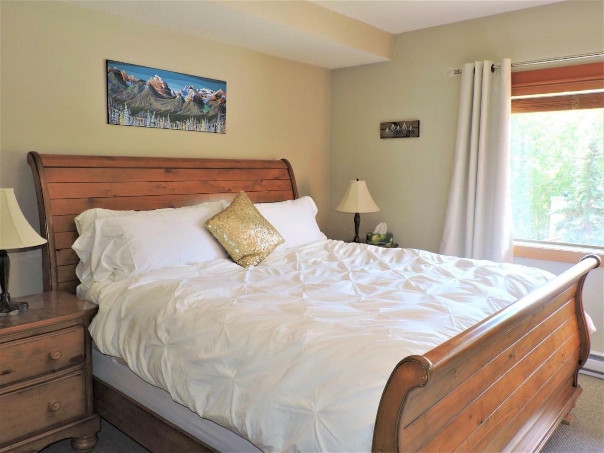 Fenwick Vacation Rental Open Hot Tub Glorious Mountain 2 Bedroom Канмор Экстерьер фото
