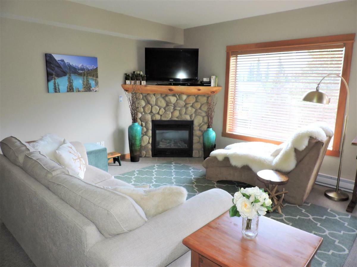 Fenwick Vacation Rental Open Hot Tub Glorious Mountain 2 Bedroom Канмор Экстерьер фото
